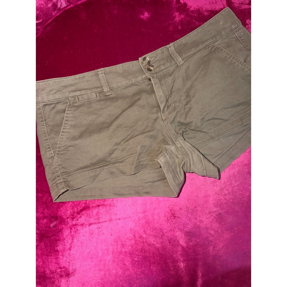 American Eagle Outfitters Women Olive Green Khaki Stretch Shorts Size 4 Low Rise